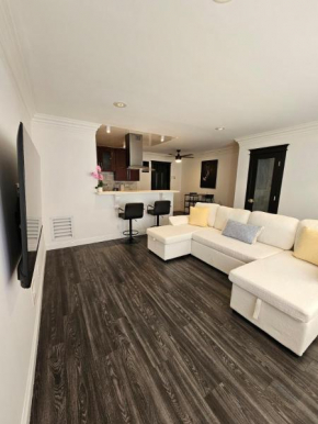 The Perfect Home in Culver City Palms Patio and Parking